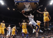 开云2026-从足球场到篮球馆，当摩纳哥踏平里昂，黄喜灿在NBA季后赛接管比赛—跨越体育的领袖叙事